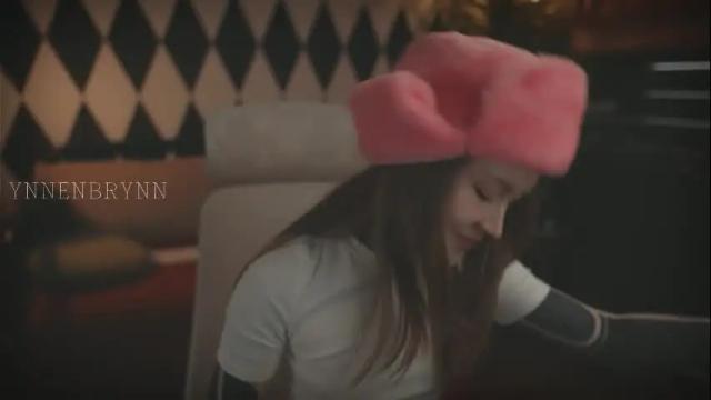 Image 7 of ynnenbrynn Stream on Chaturbate on 1 month ago