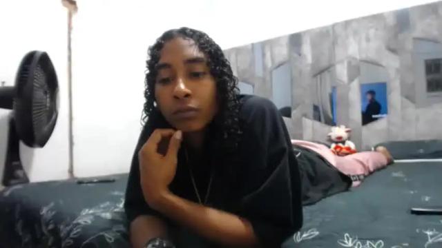 Image 12 of yohatinelly96 Stream on Chaturbate on 17 months ago