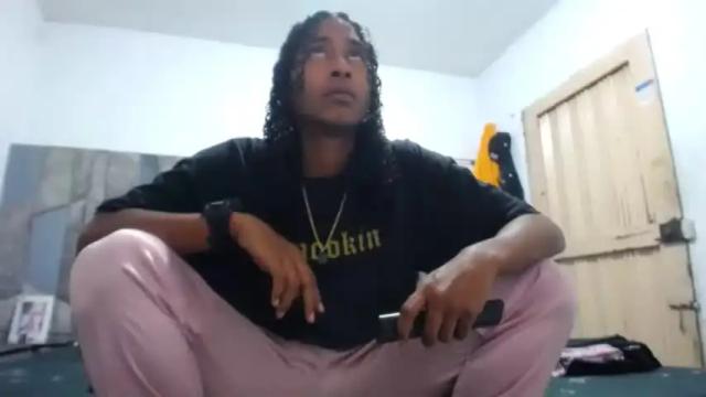 Image 6 of yohatinelly96 Stream on Chaturbate on 17 months ago
