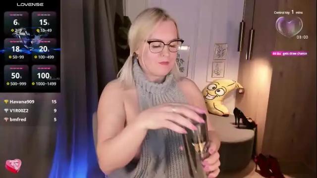 Image 10 of yolanda_kiss Stream on Chaturbate on 7 days ago