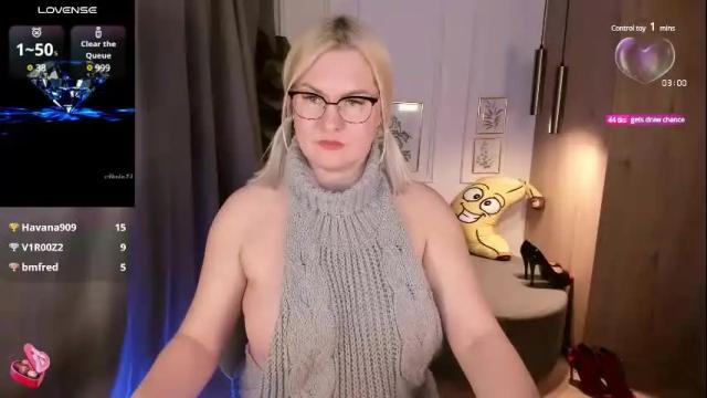 Image 11 of yolanda_kiss Stream on Chaturbate on 7 days ago