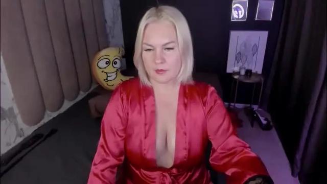Image 11 of yolanda_kiss Stream on Chaturbate on 2 months ago