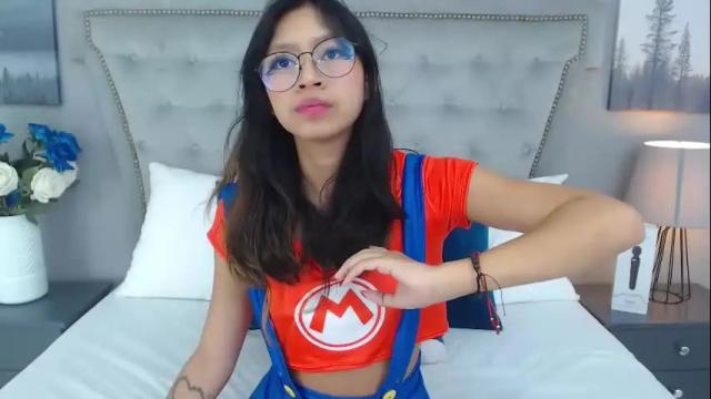 Image 4 of yommi_winx Stream on Chaturbate on 10 days ago