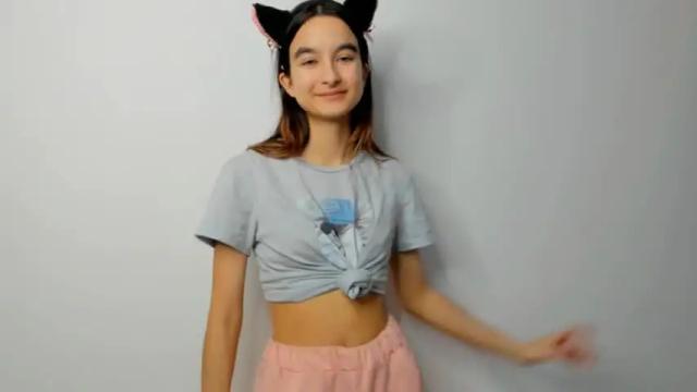 Image 2 of you_berry Stream on Chaturbate on 13 months ago