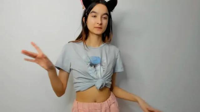 Image 4 of you_berry Stream on Chaturbate on 13 months ago