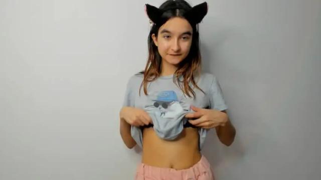 Image 6 of you_berry Stream on Chaturbate on 13 months ago