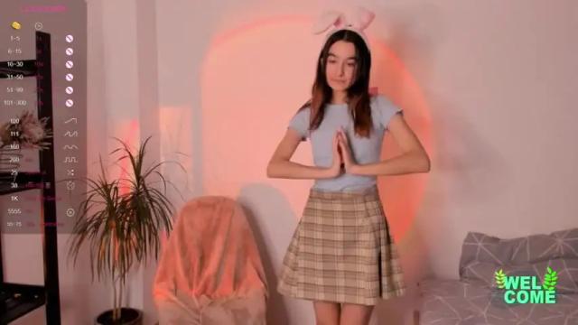 Image 3 of you_berry Stream on Chaturbate on 13 months ago