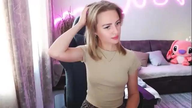 Image 12 of youdreamm Stream on Chaturbate on 16 days ago