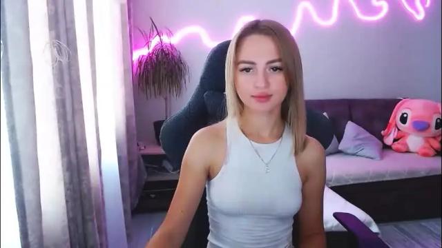 Image 2 of youdreamm Stream on Chaturbate on 4 months ago