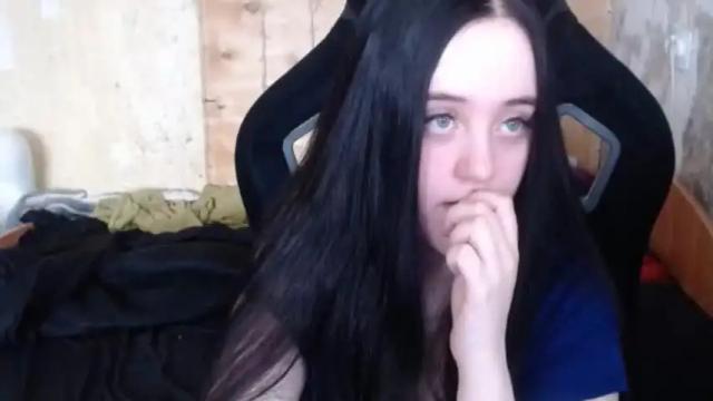 Image 8 of your_8a8y Stream on Chaturbate on 14 months ago