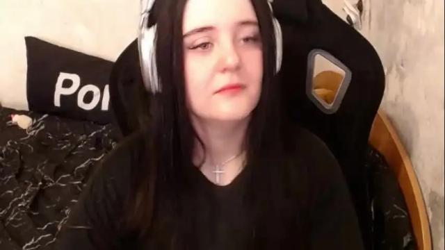 Image 12 of your_8a8y Stream on Chaturbate on 18 days ago