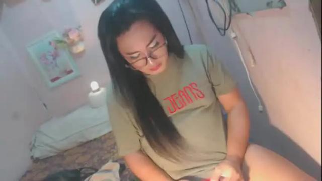 Image 4 of your_bea_trixx Stream on Chaturbate on 15 days ago