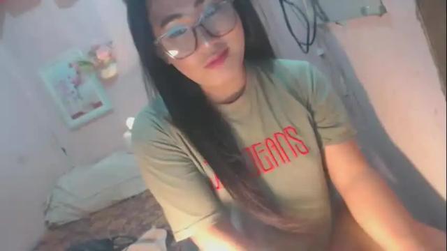 Image 7 of your_bea_trixx Stream on Chaturbate on 15 days ago