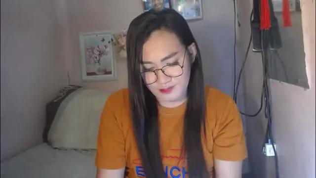 Image 2 of your_bea_trixx Stream on Chaturbate on 1 month ago