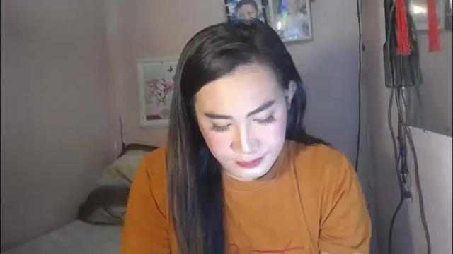 Image 2 of your_bea_trixx Stream on Chaturbate on 1 month ago