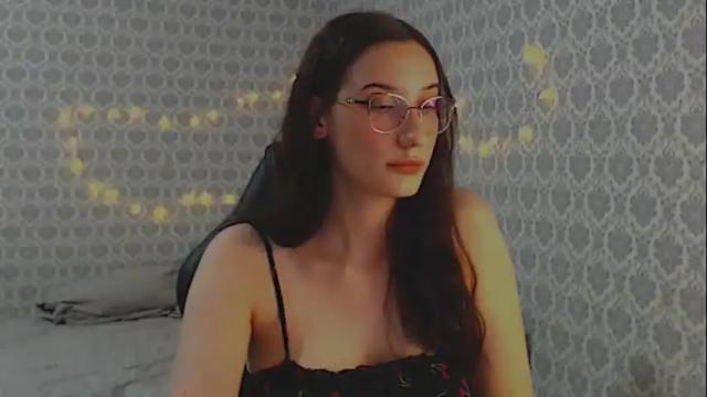 Image 8 of your_best_foxxx Stream on Chaturbate on 13 hours ago