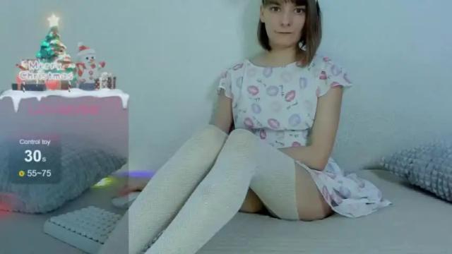 Image 3 of your_caramelka Stream on Chaturbate on 22 months ago