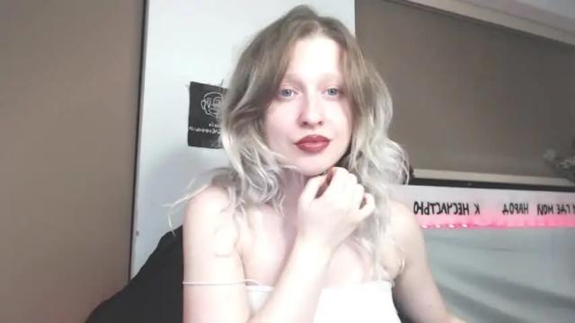Image 2 of your_coraline Stream on Chaturbate on 16 months ago