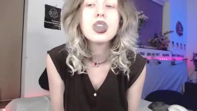 Image 2 of your_coraline Stream on Chaturbate on 14 months ago