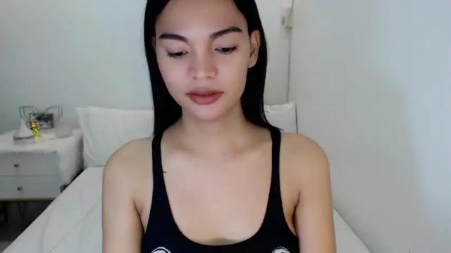 Image 12 of your_fantastic_ts Stream on Chaturbate on 19 months ago
