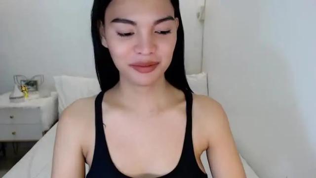 Image 6 of your_fantastic_ts Stream on Chaturbate on 19 months ago