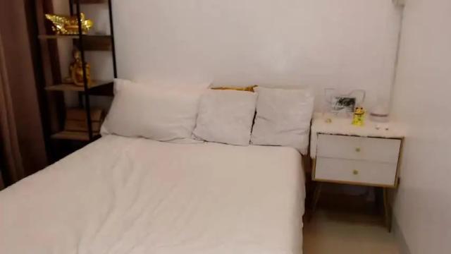 Image 10 of your_fantastic_ts Stream on Chaturbate on 18 months ago
