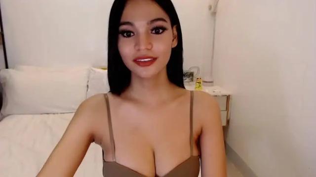 Image 3 of your_fantastic_ts Stream on Chaturbate on 18 months ago