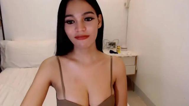 Image 4 of your_fantastic_ts Stream on Chaturbate on 18 months ago