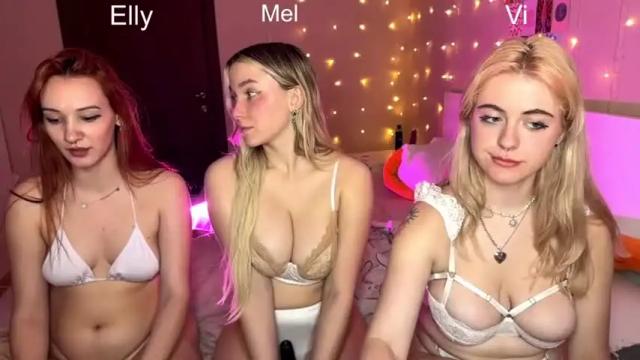 Image 2 of your_favoritegirls Stream on Chaturbate on 12 months ago