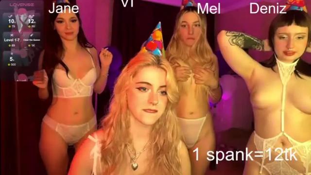 Image 7 of your_favoritegirls Stream on Chaturbate on 12 months ago