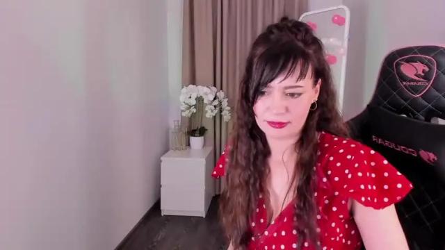 Image 8 of your_julia_ Stream on Chaturbate on 26 months ago