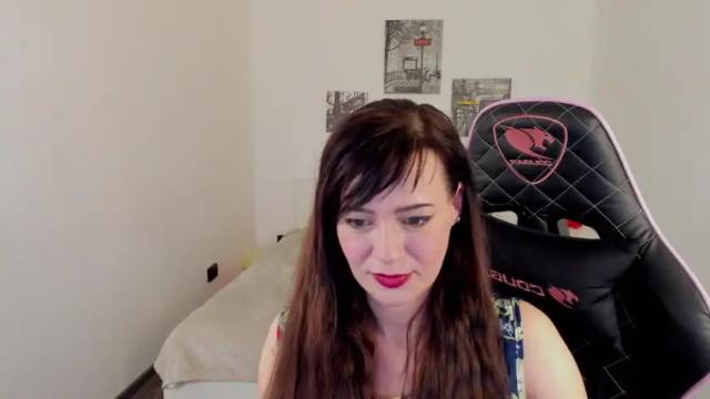 Image 7 of your_julia_ Stream on Chaturbate on 18 months ago
