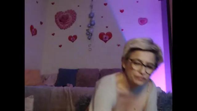 Image 6 of your_lady_in_red Stream on Chaturbate on 15 days ago