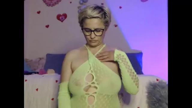 Image 10 of your_lady_in_red Stream on Chaturbate on 10 days ago