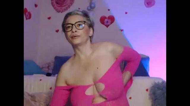 Image 3 of your_lady_in_red Stream on Chaturbate on 5 days ago