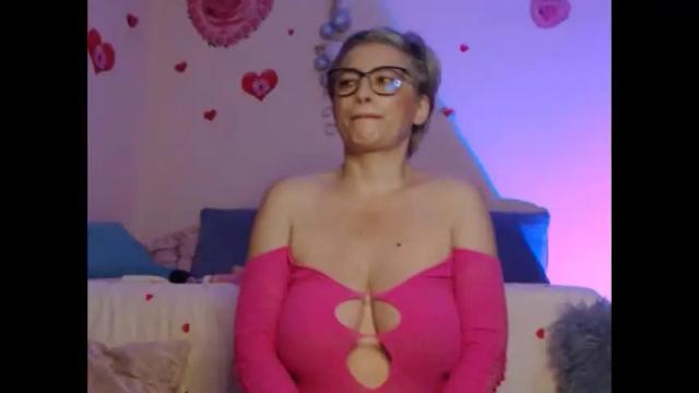 Thumbnail 2, your_lady_in_red's Stream at Chaturbate, 3 days ago