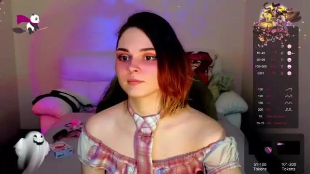 Image 3 of your_lilangel Stream on Chaturbate on 21 months ago