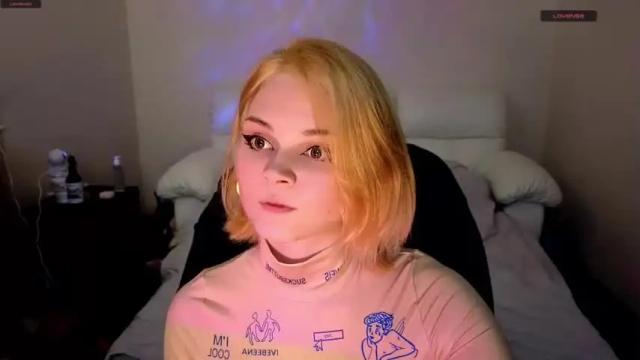 Image 10 of your_lilangel Stream on Chaturbate on 20 months ago