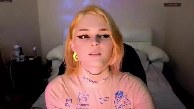 Image 7 of your_lilangel Stream on Chaturbate on 20 months ago