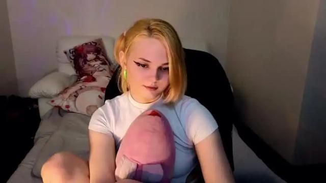 Image 10 of your_lilangel Stream on Chaturbate on 20 months ago