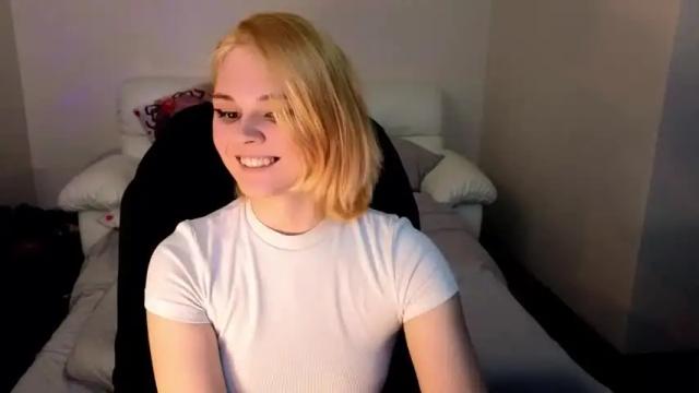 Thumbnail 2, your_lilangel's Stream at Chaturbate, 20 months ago