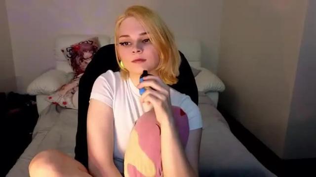 Image 6 of your_lilangel Stream on Chaturbate on 20 months ago