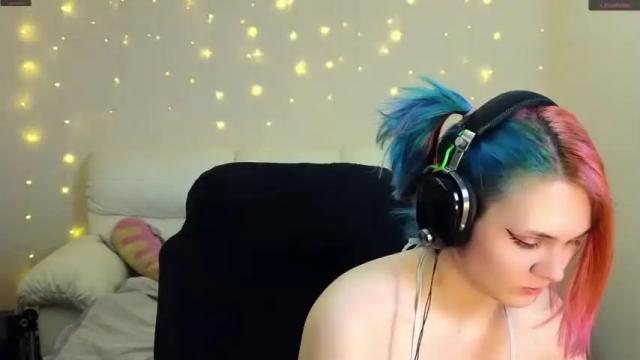 Image 4 of your_lilangel Stream on Chaturbate on 17 months ago
