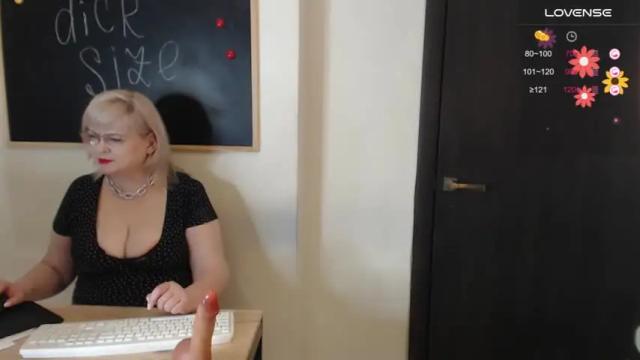 Image 3 of your_linia Stream on Chaturbate on 13 months ago