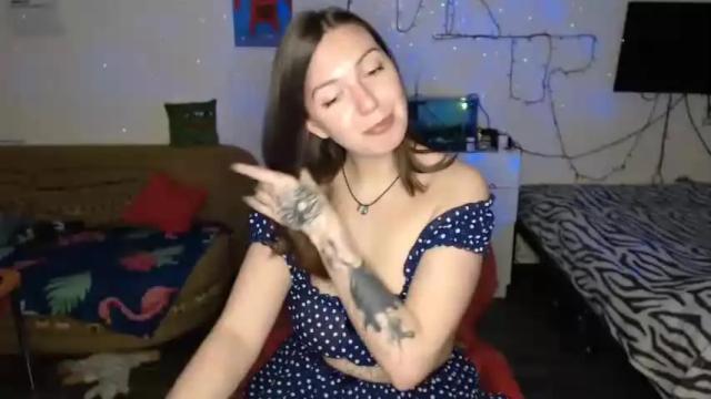 Image 7 of your_little_mom Stream on Chaturbate on 16 months ago