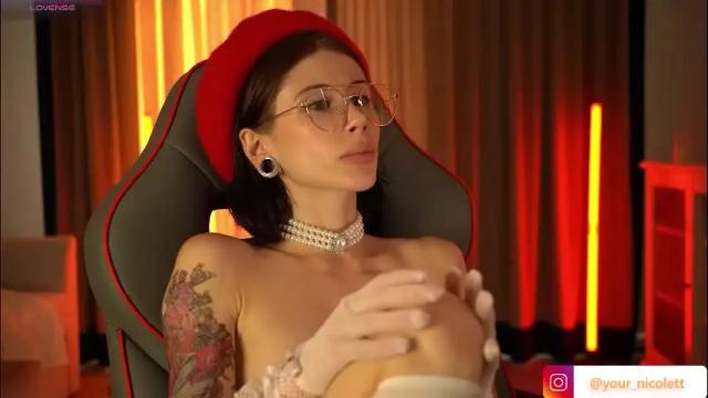 Image 2 of your_nicolett Stream on Chaturbate on 1 month ago