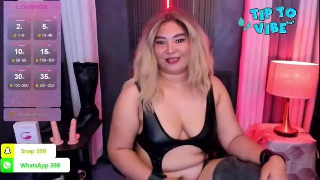 Image 12 of your_sexymomdommexx Stream on Chaturbate on 17 months ago