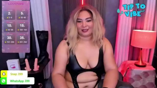 Image 4 of your_sexymomdommexx Stream on Chaturbate on 17 months ago