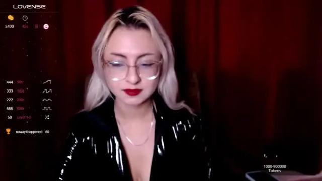 Image 12 of your_valentine_ Stream on Chaturbate on 19 months ago