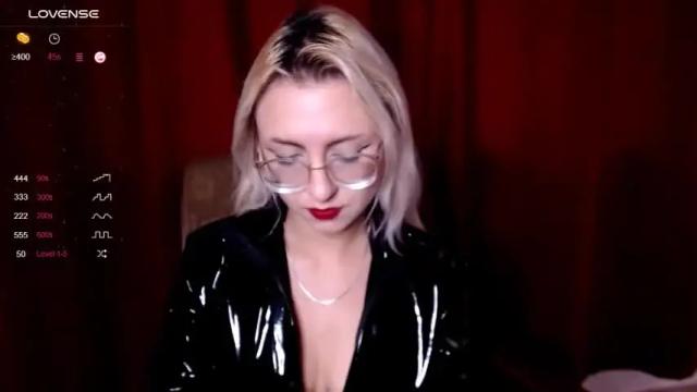 Image 6 of your_valentine_ Stream on Chaturbate on 19 months ago